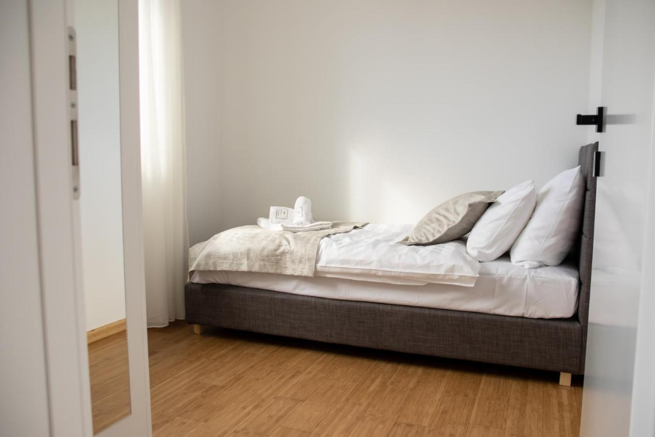 Hugo Apartments Zagreb Buitenkant foto